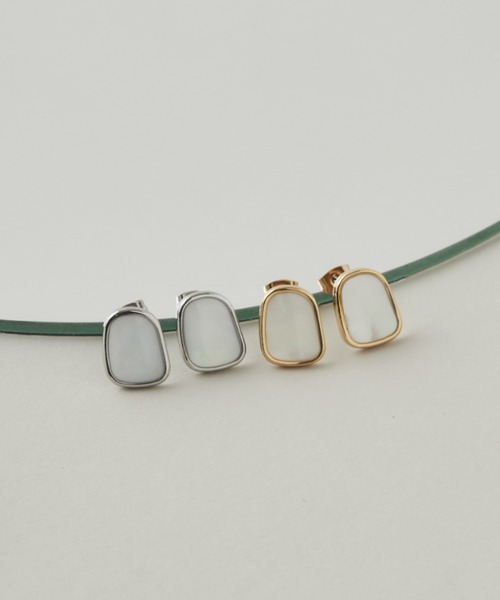 ciite' surgical stainless(シーテサージカルステンレス)の「【 金属アレルギー対応 】 ニュアンスプレート ピアス サージカルステンレス (両耳用)(ピアス(両耳用)・レディース・ゴールド/シルバー・FREE)」の3枚目の写真