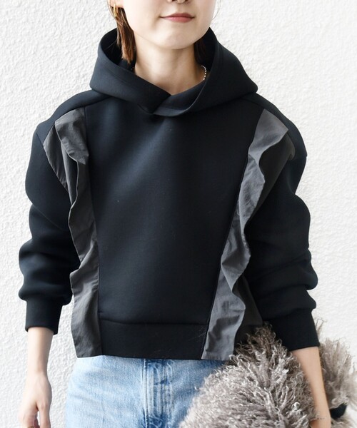 SHIPS(シップス)の「【WEB限定】〈手洗い可能〉ダンボール タフタ コンビ フーディ(パーカー・レディース・ブラック/ブラウン系/オフホワイト・ONE SIZE)」の15枚目の写真