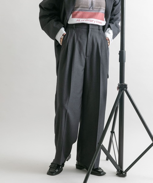 KBF（ケイビーエフ）の「『2サイズ展開』タックストレートスラックス（その他パンツ・レディース・ブラック/グレー系その他/ブラウン・36/38）」の21枚目の写真