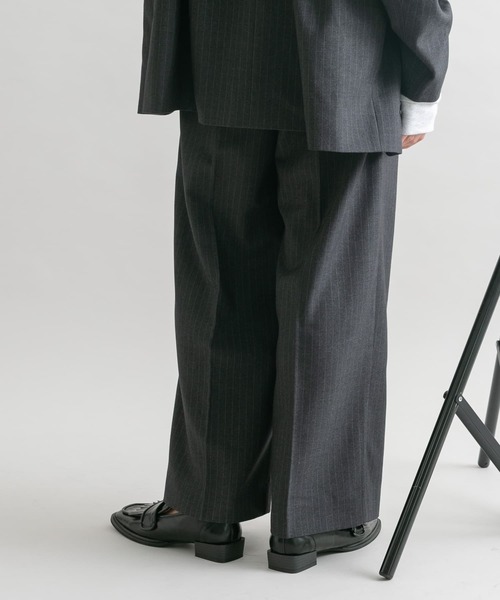 KBF（ケイビーエフ）の「『2サイズ展開』タックストレートスラックス（その他パンツ・レディース・ブラック/グレー系その他/ブラウン・36/38）」の19枚目の写真