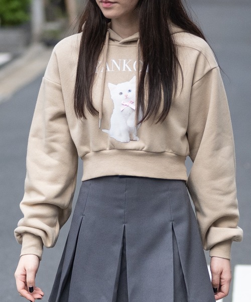 マンシングウェア☆上下5点セット☆秋冬　パーカー　キャップ帽　マーカー　スカート セール】【t】〔神保町にゃんこ堂〕ネコプリント ショート丈フーディ