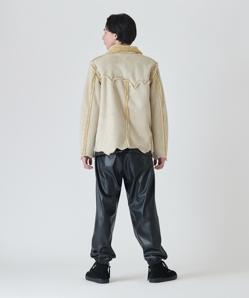 DIET BUTCHER（ダイエットブッチャー）の「DIET BUTCHER/ダイエットブッチャーEcopel sheepskin blouson ムートンブルゾン（ムートンコート・メンズ・ライトベージュ/ブラック・3/2）」の7枚目の写真