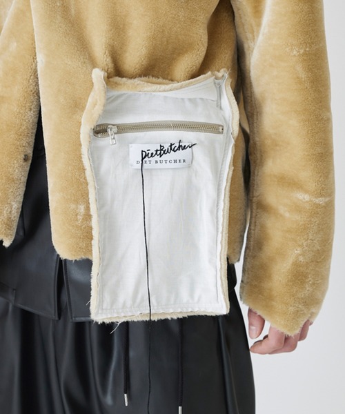 DIET BUTCHER（ダイエットブッチャー）の「DIET BUTCHER/ダイエットブッチャーEcopel sheepskin blouson ムートンブルゾン（ムートンコート・メンズ・ライトベージュ/ブラック・3/2）」の8枚目の写真
