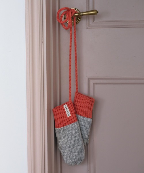 studio CLIP（スタディオクリップ）の「コード付きカラーニットミトン（手袋・レディース・ピンク/グリーン/グレー・FREE）」の2枚目の写真