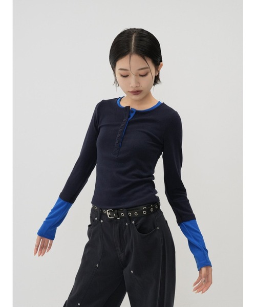 Enewd nina(エニュードニーナ)の「【ZOZO限定】ハーフボタン バイカラー トップス 長袖 カットソー【 秋冬新作 】(Tシャツ/カットソー・レディース・ブルー・FREE)」の2枚目の写真