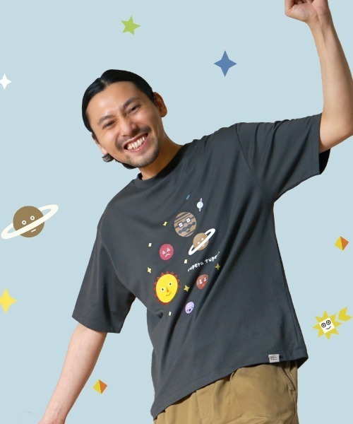 10mois(ディモワ)の「【tupera tupera × 10mois(ディモワ)】tupera tupera 親子Tシャツ(大人) Lサイズ チャコール・ホワイト(Tシャツ/カットソー・メンズ・ホワイト/チャコール・LARGE)」の2枚目の写真