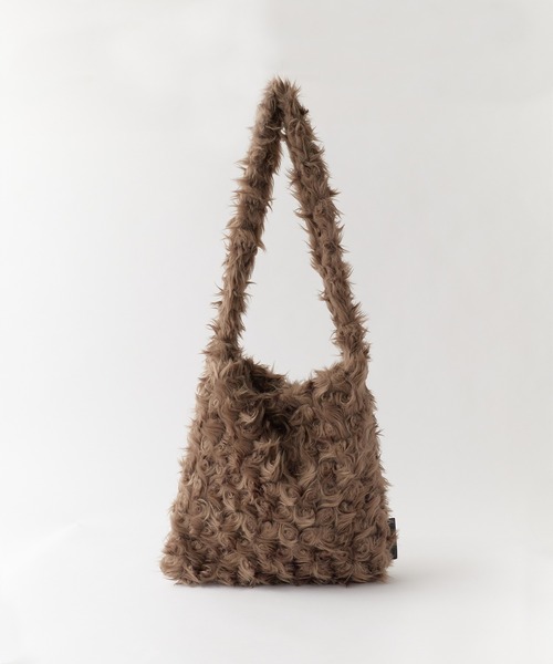 ROOPTOKYO(ループトウキョウ)の「フェイクファーショルダーバッグ(ショルダーバッグ・メンズ・ブラウン・FREE)」の9枚目の写真