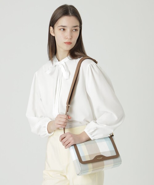 BLUE LABEL CRESTBRIDGE（ブルーレーベルクレストブリッジ）の「クレストブリッジチェックキャンバスかぶせショルダー（ショルダーバッグ・レディース・レッド/ベージュ系その他/グリーン系その他・FREE）」の18枚目の写真