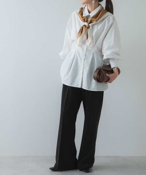 bohmal（ボマール）の「ウエストタックシャツ（シャツ/ブラウス・レディース・チャコールグレー/オフホワイト/ピンク/ブルー・FREE）」の5枚目の写真