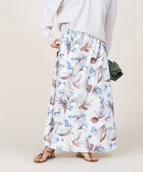 marmors（マルモア）の「【marmors】flower print flare skirt（スカート・レディース・オフホワイト/ブルー・36）」の2枚目の写真