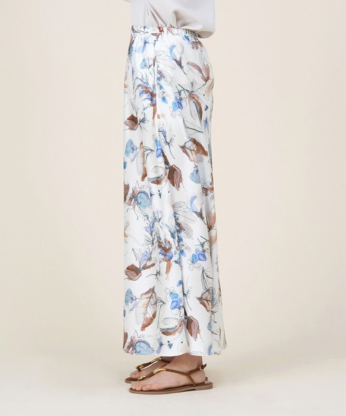 marmors（マルモア）の「【marmors】flower print flare skirt（スカート・レディース・オフホワイト/ブルー・36）」の3枚目の写真