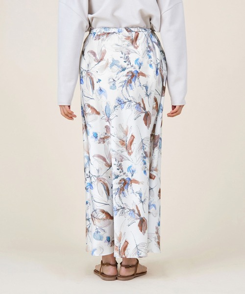 marmors（マルモア）の「【marmors】flower print flare skirt（スカート・レディース・オフホワイト/ブルー・36）」の4枚目の写真