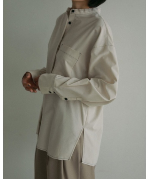 anuke（アンヌーク）の「Standcollar Cutoff Shirts（シャツ/ブラウス・レディース・ネイビー/ホワイト・FREE）」の5枚目の写真