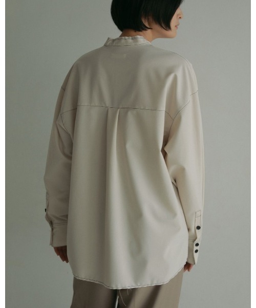anuke（アンヌーク）の「Standcollar Cutoff Shirts（シャツ/ブラウス・レディース・ネイビー/ホワイト・FREE）」の6枚目の写真