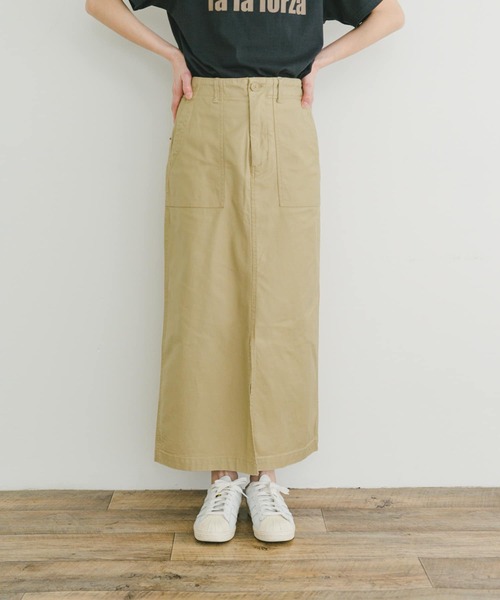ITEMS URBANRESEARCH(アイテムズ アーバンリサーチ)の「コットンストレッチスカート(スカート・レディース・グレー/カーキ/ベージュ・FREE)」の1枚目の写真