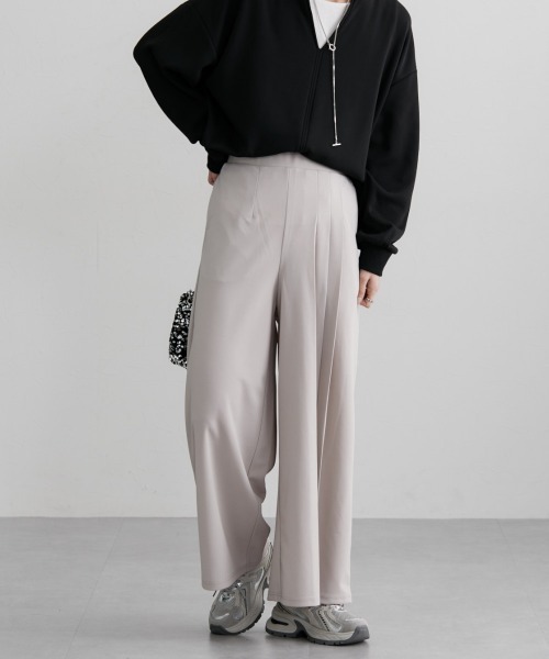 nissen（ニッセン）の「サイドプリーツワイドパンツ（その他パンツ・レディース・グレイッシュベージュ/ブラック・M/L）」の5枚目の写真