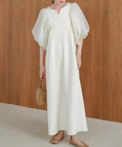 Bab(バブ)の「【S・Mサイズ展開】袖ボリュームポンチワンピース(ワンピース・レディース・アイボリー/ブラック・S/M)」の2枚目の写真