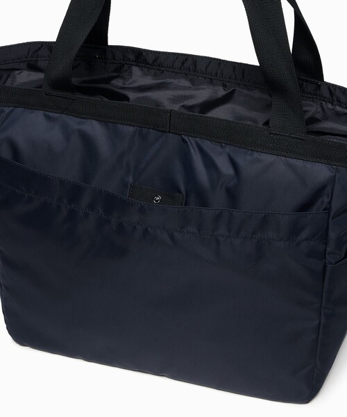 AIGLE（エーグル）の「撥水 ネイバーフッド 大容量 2wayトートバッグ / ショルダーバッグ（トートバッグ・レディース・ダークグリーン/ライトパープル/ブラック・FREE）」の8枚目の写真