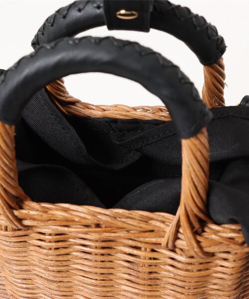 The Bagmati(ザバグマティ)の「【The Bagmati/ザバグマティ】レザーハンドル スクエア かごバッグ(かごバッグ・レディース・ベージュ×ブラック・FREE)」の4枚目の写真