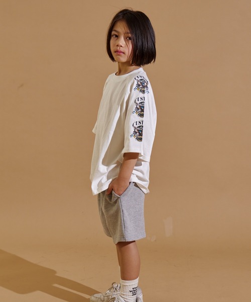 PAIRMANON STREET(ペアマノンストリート)の「【PAIRMANON STREET】ラグラン 袖 プリント 半袖 Tシャツ(Tシャツ/カットソー・キッズ・ブラック系その他2/ブラック/ブラック系その他3/ブラック系その他/ブルー/ホワイト系その他2/ベージュ/ホワイト/ホワイト系その他3/ホワイト系その他/グリーン/パープル系その他/ブラック系その他4・140/110/90/160/150/120/130/100)」の16枚目の写真