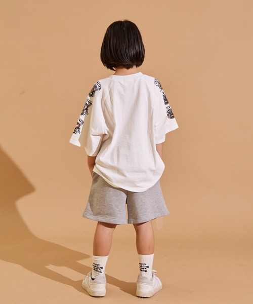 PAIRMANON STREET(ペアマノンストリート)の「【PAIRMANON STREET】ラグラン 袖 プリント 半袖 Tシャツ(Tシャツ/カットソー・キッズ・ブラック系その他2/ブラック/ブラック系その他3/ブラック系その他/ブルー/ホワイト系その他2/ベージュ/ホワイト/ホワイト系その他3/ホワイト系その他/グリーン/パープル系その他/ブラック系その他4・140/110/90/160/150/120/130/100)」の18枚目の写真
