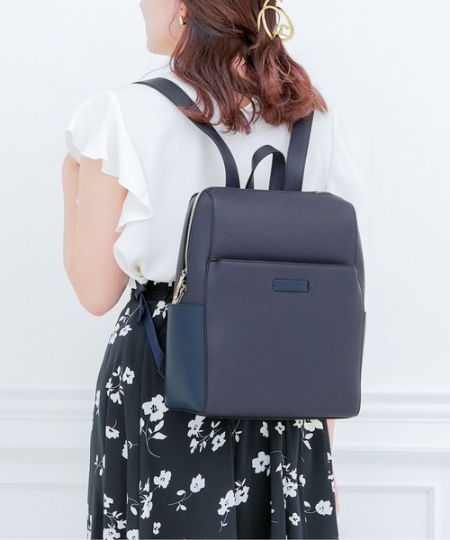 MERCURYDUO(マーキュリーデュオ)の「【MERCURYDUO/マーキュリーデュオ 】 ベルトネーム リュック(バックパック/リュック・レディース・ブラック/ネイビー/グレイッシュベージュ・FREE)」の1枚目の写真