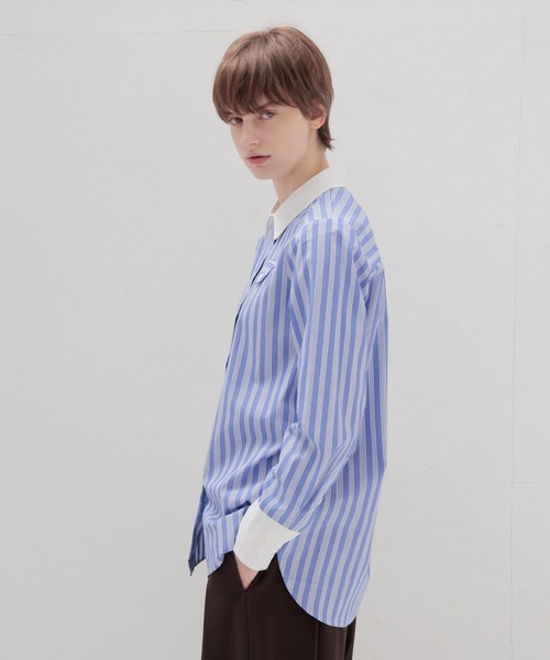 BAUM UND PFERDGARTEN(バウムウンドヘルガーデン)の「BAUM UND PFERDGARTEN / MEJRA(ストライプ柄シャツ 24084)(シャツ/ブラウス・レディース・ブルー・36)」の3枚目の写真