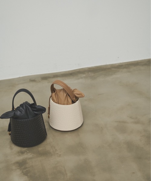 Lutim by u(ルチバイユー)の「Ribbon basket bag / リボンバスケットバック(ハンドバッグ・レディース・ナチュラル/ブラック・FREE)」の6枚目の写真