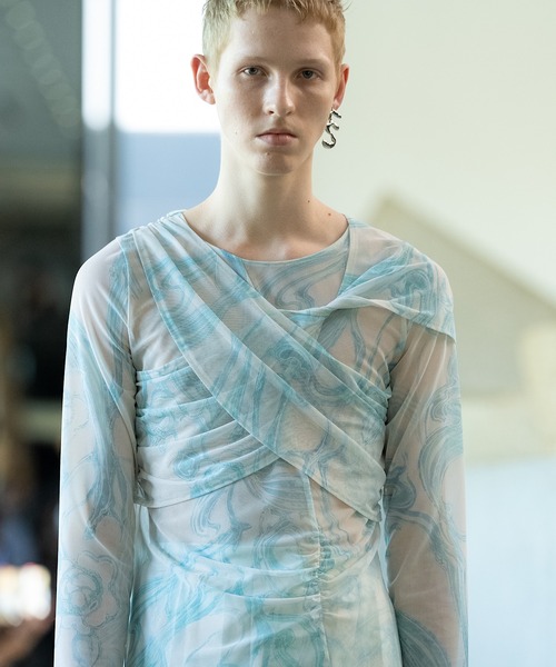 RUMCHE(ラムシェ)の「Marble Grace Twist Tulle Tops / マーブルグレースツイストチュールトップス(その他トップス・レディース・ブルー系その他・FREE)」の4枚目の写真