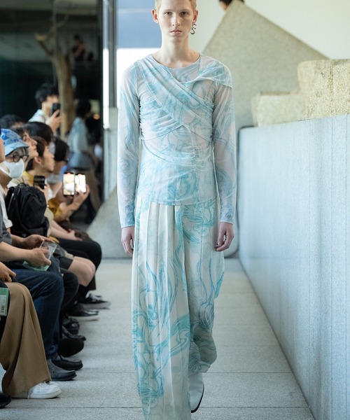 RUMCHE(ラムシェ)の「Marble Grace Twist Tulle Tops / マーブルグレースツイストチュールトップス(その他トップス・レディース・ブルー系その他・FREE)」の5枚目の写真