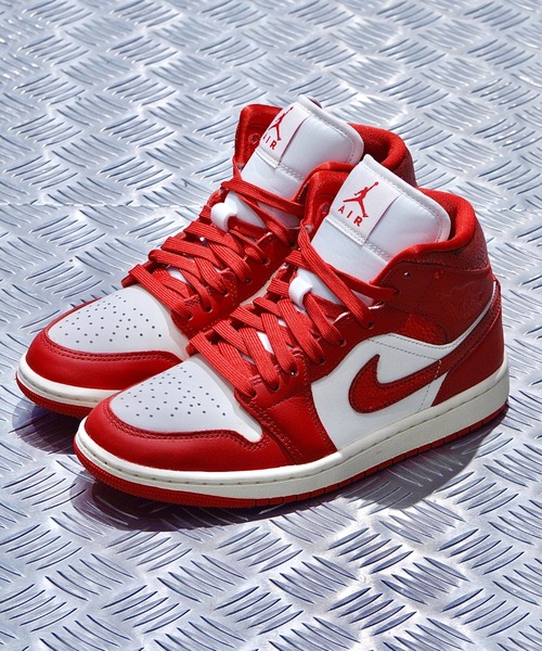 セール】W AIR JORDAN 1 MID SE HJ9337-106（スニーカー