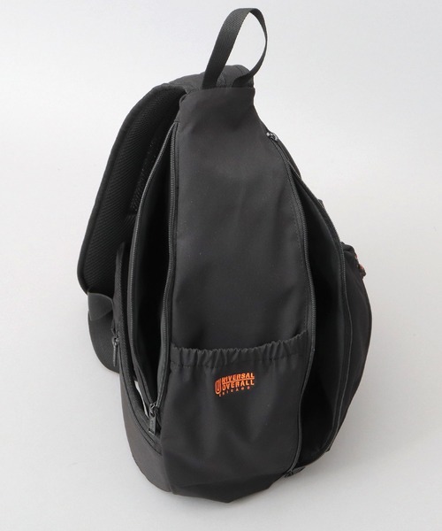 UNIVERSAL OVERALL(ユニバーサルオーバーオール)の「撥水 ソフトポリエステル ワンショルダー スリング ボディバッグ 大容量(ボディバッグ/ウエストポーチ・メンズ・ブラック・FREE)」の11枚目の写真