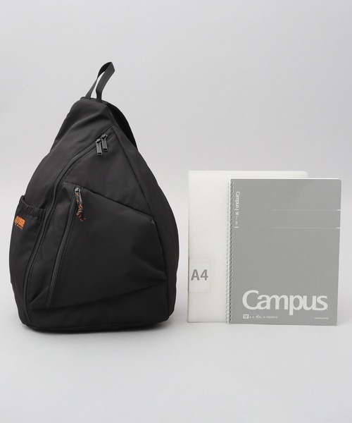 UNIVERSAL OVERALL(ユニバーサルオーバーオール)の「撥水 ソフトポリエステル ワンショルダー スリング ボディバッグ 大容量(ボディバッグ/ウエストポーチ・メンズ・ブラック・FREE)」の9枚目の写真