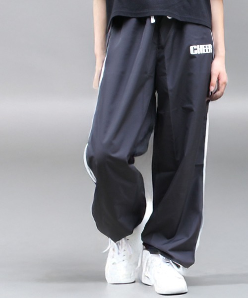CHEER(チアー)の「サイドラインシャカシャカロングパンツ(その他パンツ・レディース・ベージュ/ブラック/ホワイト・S/L/M)」の13枚目の写真