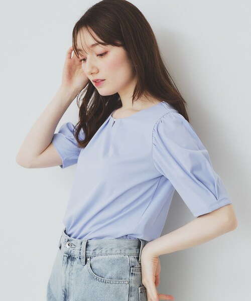 index(インデックス)の「フロントパール調タックパフトップス【UV/接触冷感/洗濯機洗い可】(Tシャツ/カットソー・レディース・チャコールグレー/ライトイエロー系/ナチュラル/ライトブルー・36/38/40/42)」の12枚目の写真