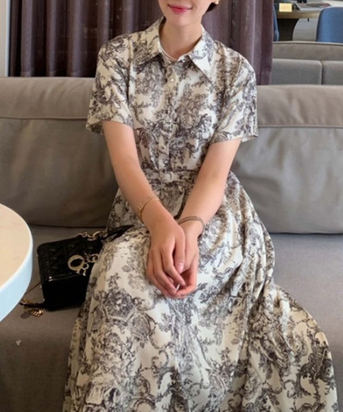 LAFFMO(ラフモ)の「トワルドジュイ風ベルト付きシャツワンピース(ワンピース・レディース・ブルー/ブラック・F)」の1枚目の写真