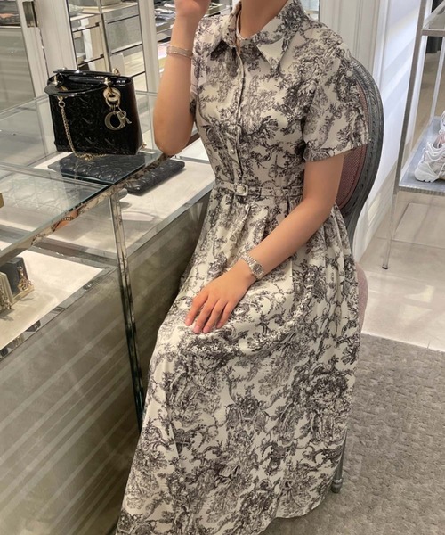 LAFFMO(ラフモ)の「トワルドジュイ風ベルト付きシャツワンピース(ワンピース・レディース・ブルー/ブラック・F)」の4枚目の写真