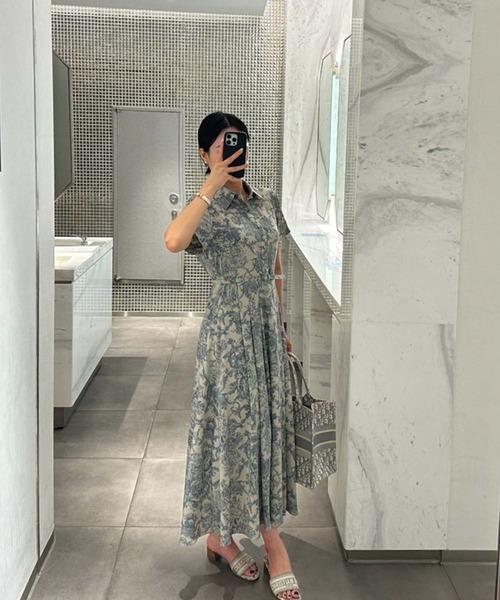 LAFFMO(ラフモ)の「トワルドジュイ風ベルト付きシャツワンピース(ワンピース・レディース・ブルー/ブラック・F)」の12枚目の写真