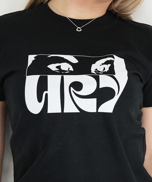 BASIS(ベイシス)の「ENAコラボTシャツ EYEロゴ Tシャツ カットソー 半袖 ダンス 練習着(Tシャツ/カットソー・レディース・ブラック/ベージュ/ホワイト・SMALL/MEDIUM/LARGE/150)」の18枚目の写真