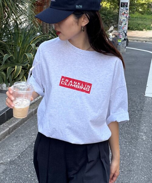 Franklin Climbing（フランクリンクライミング）の「【Franklin Climbing】ユニセックスレッドロゴプリントTEE（Tシャツ/カットソー・レディース・ホワイト/ブラック/ライトグレー・MEDIUM/LARGE）」の7枚目の写真