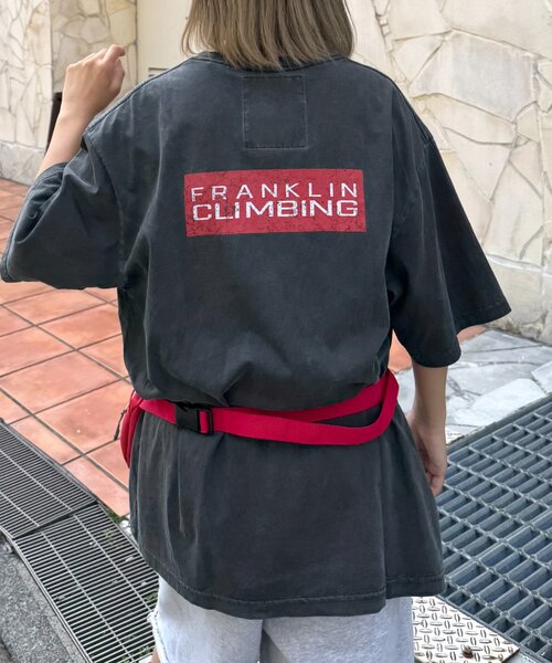 Franklin Climbing（フランクリンクライミング）の「【Franklin Climbing】ユニセックスレッドロゴプリントTEE（Tシャツ/カットソー・レディース・ホワイト/ブラック/ライトグレー・MEDIUM/LARGE）」の12枚目の写真