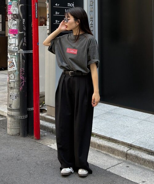 Franklin Climbing（フランクリンクライミング）の「【Franklin Climbing】ユニセックスレッドロゴプリントTEE（Tシャツ/カットソー・レディース・ホワイト/ブラック/ライトグレー・MEDIUM/LARGE）」の13枚目の写真