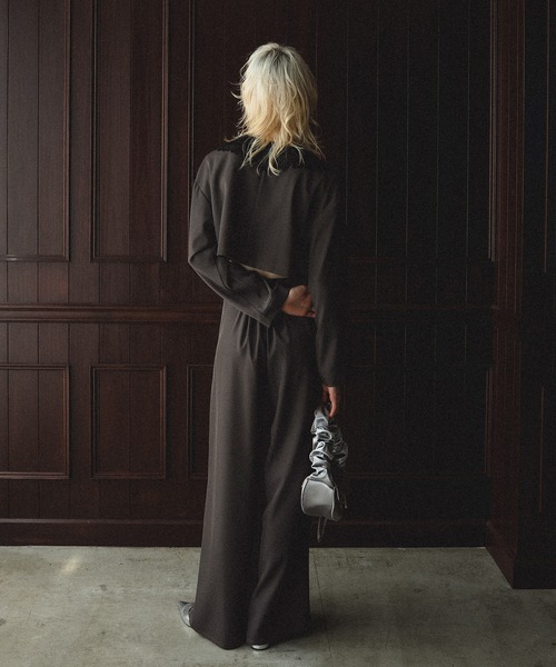 et.UNiVER（エトユニベール）の「Big collar setup（パンツドレス・レディース・ブラック×ホワイト/ブラウン/ライトカーキ・SMALL/MEDIUM/LARGE）」の19枚目の写真