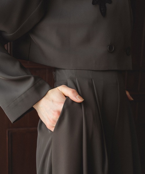 et.UNiVER（エトユニベール）の「Big collar setup（パンツドレス・レディース・ブラック×ホワイト/ブラウン/ライトカーキ・SMALL/MEDIUM/LARGE）」の22枚目の写真