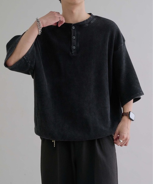 epnok（エプノック）の「ワッフルヘンリーネック半袖Tee（Tシャツ/カットソー・メンズ・グレー/ブラック/ブラック系その他・SMALL/MEDIUM/LARGE）」の3枚目の写真