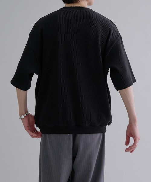 epnok（エプノック）の「ワッフルヘンリーネック半袖Tee（Tシャツ/カットソー・メンズ・グレー/ブラック/ブラック系その他・SMALL/MEDIUM/LARGE）」の6枚目の写真
