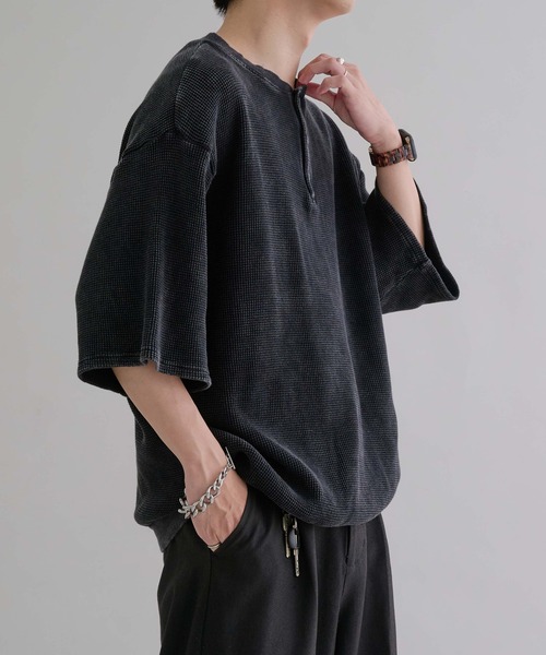 epnok（エプノック）の「ワッフルヘンリーネック半袖Tee（Tシャツ/カットソー・メンズ・グレー/ブラック/ブラック系その他・SMALL/MEDIUM/LARGE）」の12枚目の写真