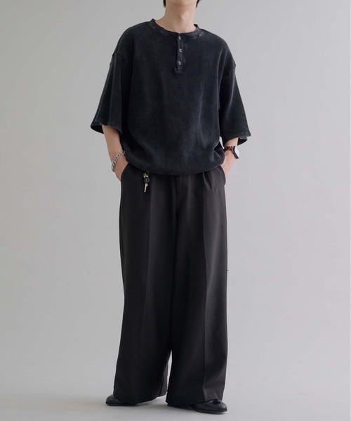 epnok（エプノック）の「ワッフルヘンリーネック半袖Tee（Tシャツ/カットソー・メンズ・グレー/ブラック/ブラック系その他・SMALL/MEDIUM/LARGE）」の15枚目の写真