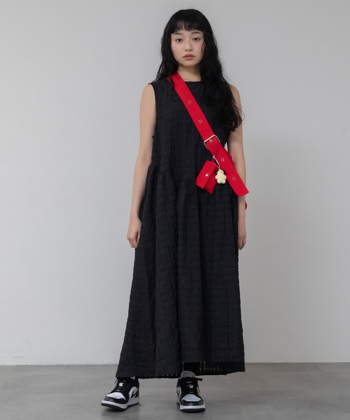 HEILIS(ヘイリス)の「ジャガードボリュームワンピース / ミドル丈 ロング丈 夏服 春服 秋服 韓国 シアーワンピース チェック ノームコア カジュアル シティガール ホワイト ブラック ピンク マタニティ(ワンピース・レディース・ブラック/オフホワイト/ピンク・FREE)」の10枚目の写真