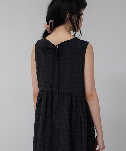 HEILIS(ヘイリス)の「ジャガードボリュームワンピース / ミドル丈 ロング丈 夏服 春服 秋服 韓国 シアーワンピース チェック ノームコア カジュアル シティガール ホワイト ブラック ピンク マタニティ(ワンピース・レディース・ブラック/オフホワイト/ピンク・FREE)」の13枚目の写真